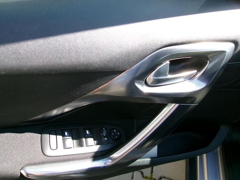 Peugeot 2008 1.6 HDI - fotka 19 z 22