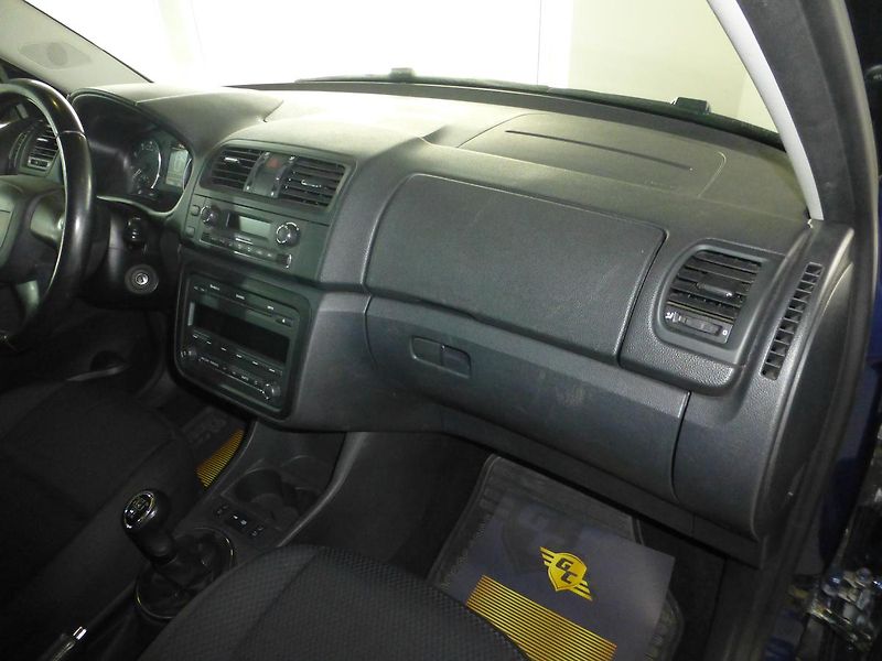 Škoda Fabia (2010) 1,2TSI*63KW**ALU**VYHŘ.SEDADLA - fotka 19 z 25