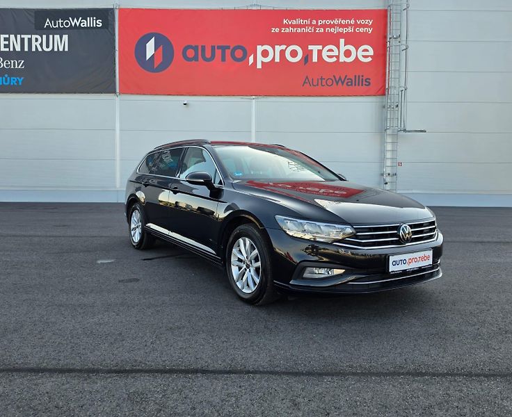 Volkswagen Passat 2.0TDI DSG Virtual 1.Maj DPH - fotka 2 z 19