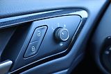 Volkswagen Golf (2017) 2.0 TDI, Automat, Navi - náhled 24