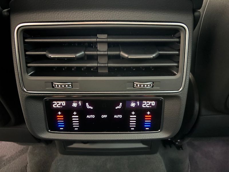 Audi Q7 FL S-line  50TDI 210kW Tažné - fotka 19 z 26