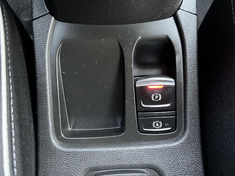 Renault Clio 1.6i E-TECH HYBRID AUTOMAT - fotka 18 z 33