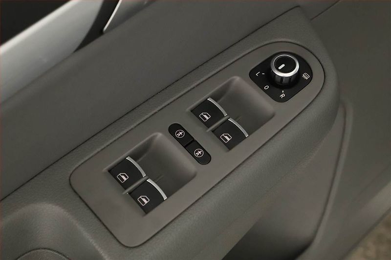 Volkswagen Sharan (2015) 2.0 TDI, Automat, Kůže - fotka 15 z 16
