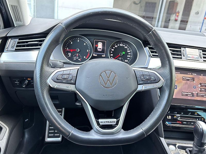 Volkswagen Passat Variant (2021) 2.0 TDI 4Motion DSG Alltrack - fotka 19 z 29