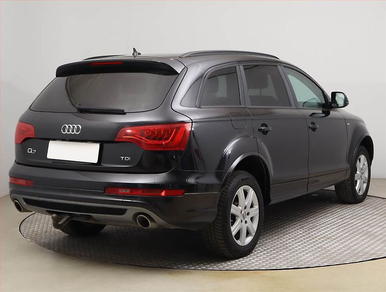 Audi Q7 (2012) 3.0 TDI, 4X4, Automat, 7 míst - fotka 5 z 23