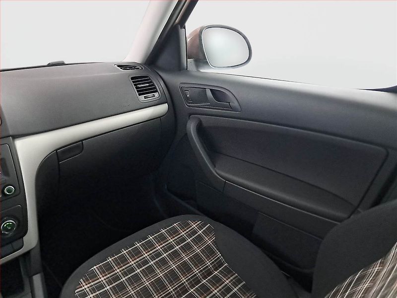 Škoda Yeti (2012) 1.4 TSI, Serv.kniha, Tempomat - fotka 8 z 15