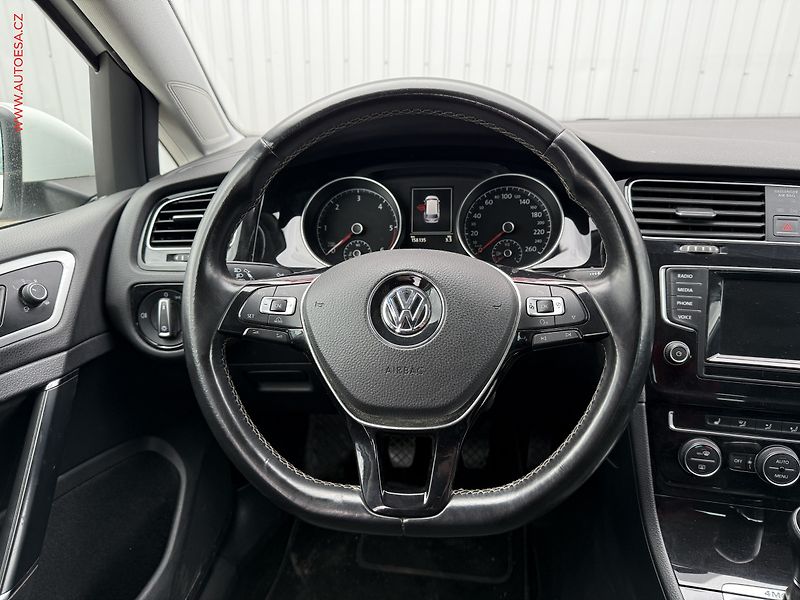 Volkswagen Golf (2014) 1.6 TDi 4x4, CUP, navi - fotka 12 z 17