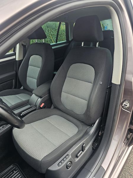 Škoda Superb 2.0 TDI 103kW,SENZORY,SERVISKA - fotka 19 z 53
