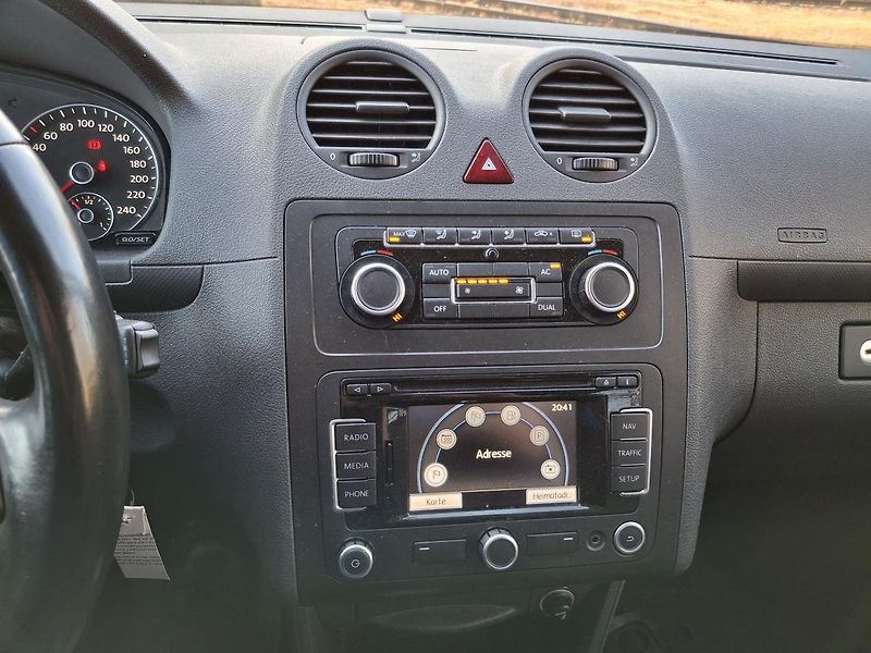 Volkswagen Caddy Maxi TDI 4x4 7 míst  - fotka 23 z 35