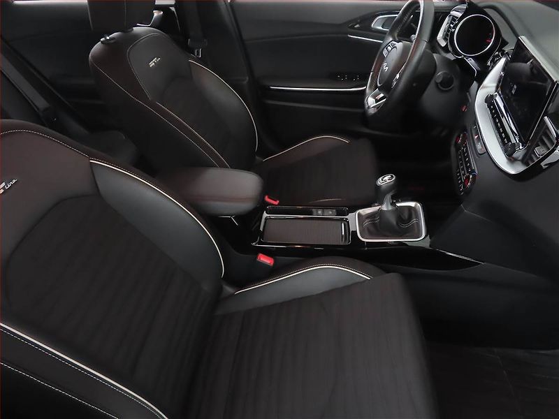 Kia Ceed (2025) GT Line 1.5 T-GDI - fotka 9 z 17