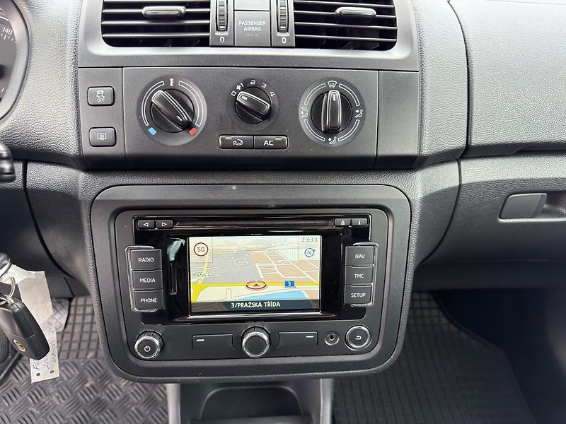 Škoda Fabia 1.2 TSI 63 kW navigace - fotka 15 z 19