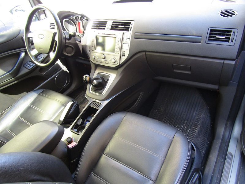 Ford Kuga (2009) 2.0 TDCi 100kW - fotka 14 z 36