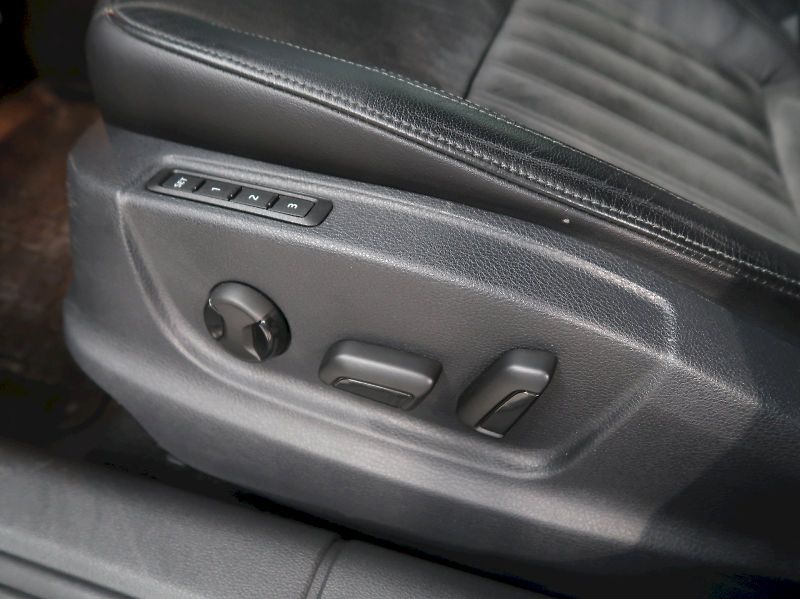 Škoda Octavia (2019) LAURIN&KLEMENT 2.0TDI 110KW DS - fotka 14 z 48
