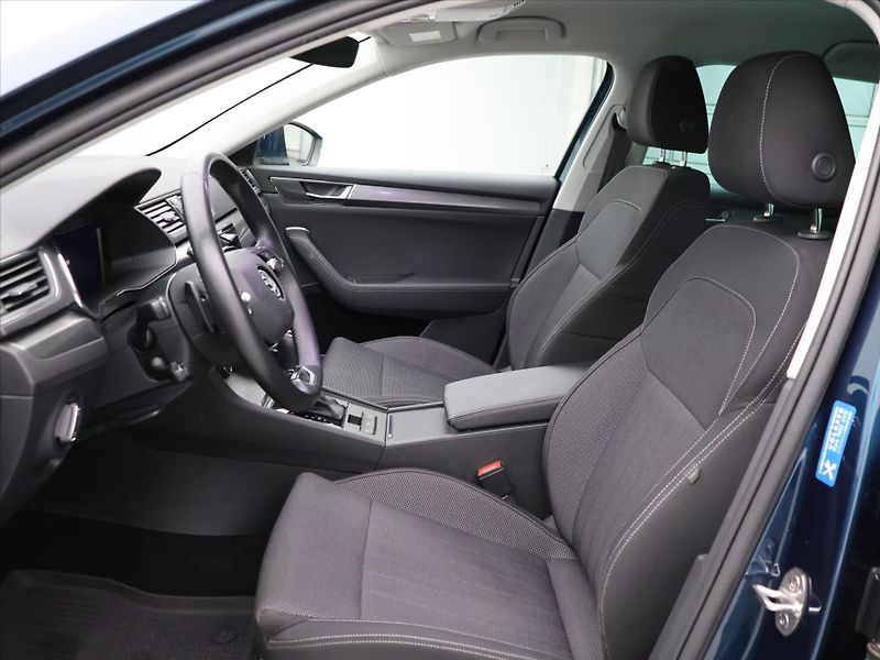 Škoda Superb 2,0 TDI 110kW Style DSG  CZ - fotka 10 z 32