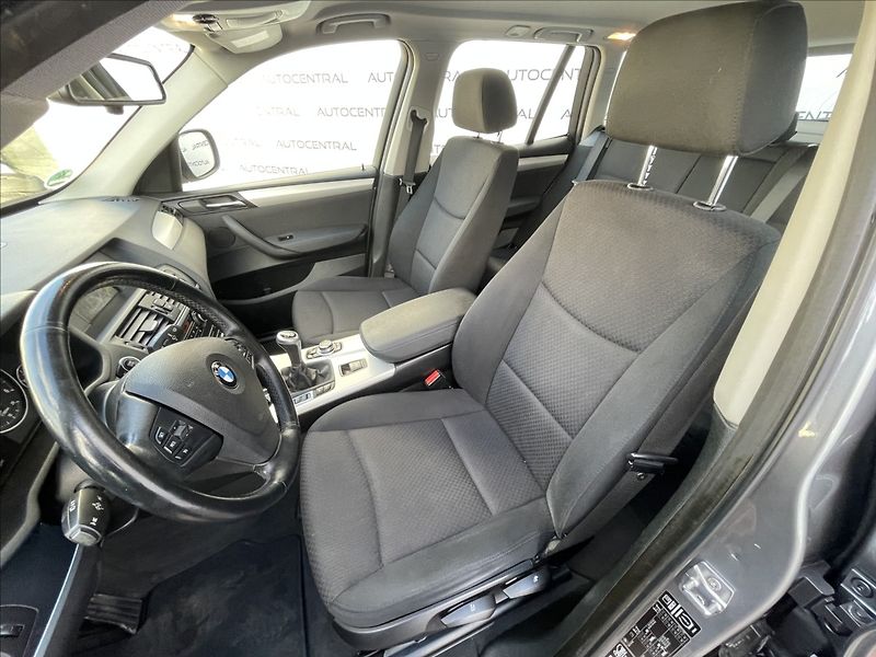 BMW X3 2,0 D XDrive,135kW,STK 1/28,se - fotka 11 z 24