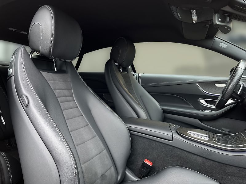 Mercedes-Benz Třídy E E-Třída 220 d 4MATIC kupé AMG - fotka 16 z 19