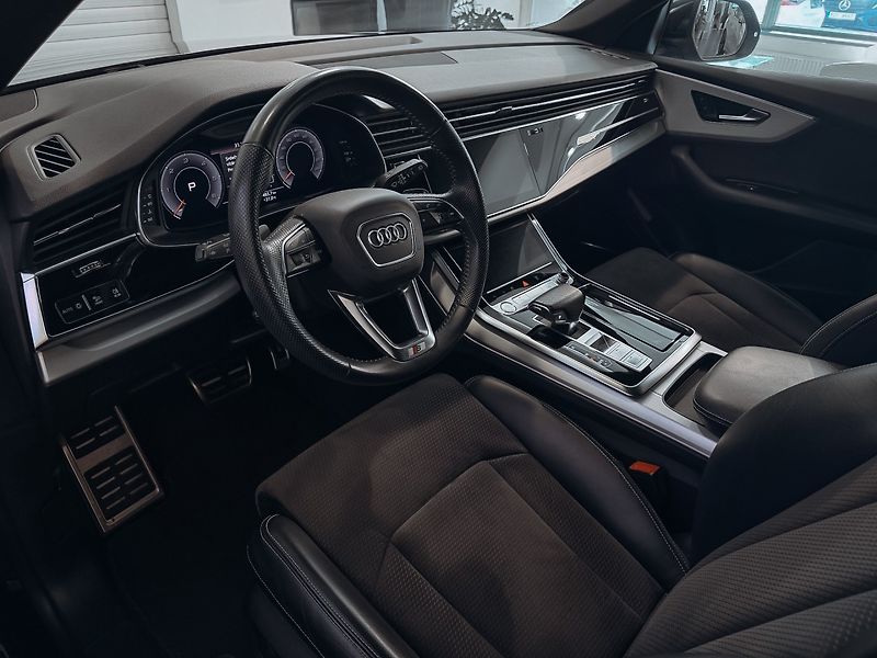 Audi Q8 50TDI S-line Quattro 210 kW - fotka 18 z 27