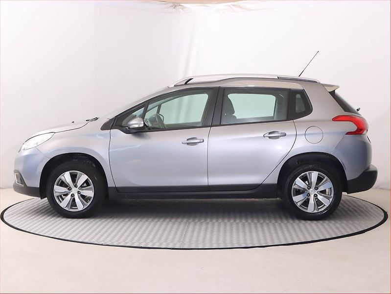 Peugeot 2008 (2016) 1.2 PureTech, Serv.kniha - fotka 3 z 17