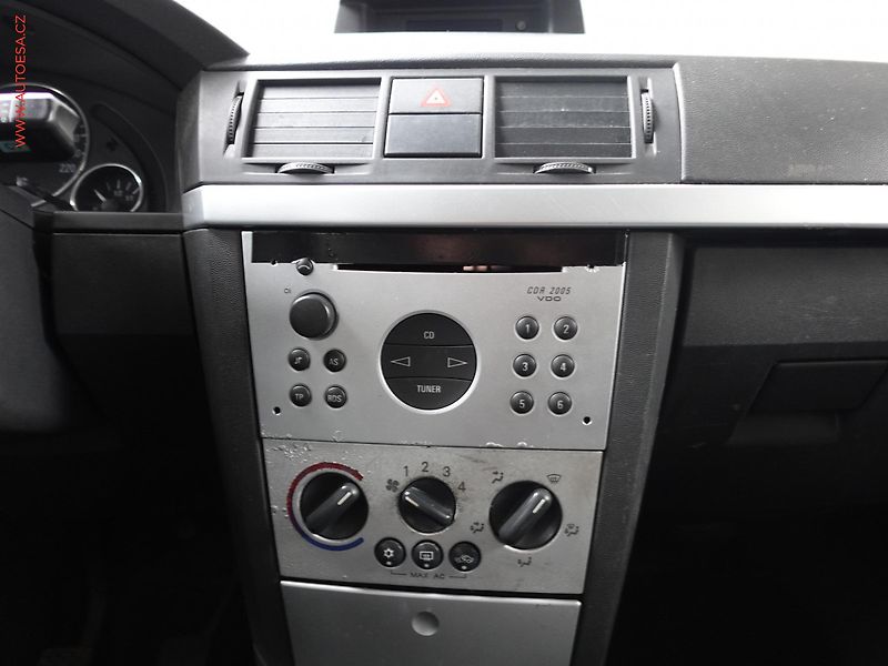 Opel Meriva (2003) 1.6i, AC - fotka 13 z 22