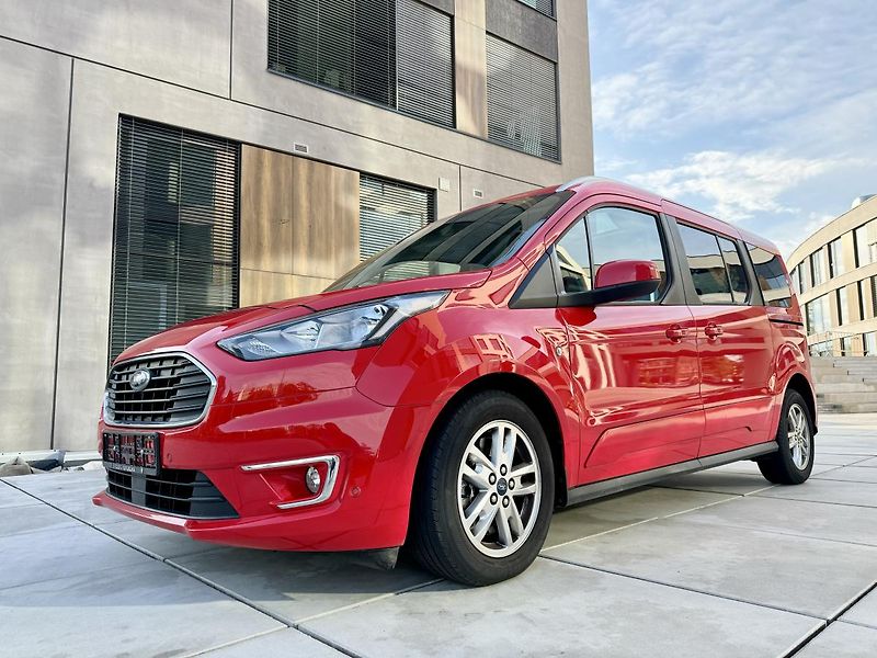 Ford Tourneo Connect (2020) Grand 1.5 TDCI TITANIUM PANORA - fotka 47 z 58