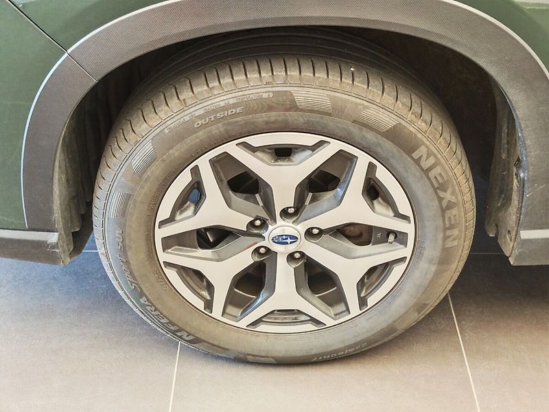 Subaru Forester 2.0 benzin - fotka 7 z 48