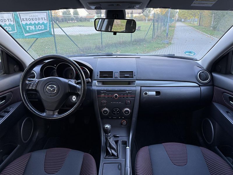 Mazda 3 2.0 Sport - fotka 32 z 32