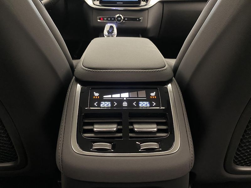 Volvo XC90 (2026) T8 AWD Plug-in BRIGHT PLUS 7m - fotka 72 z 72