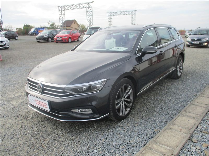 Volkswagen Passat 2,0 TDI, Elegance, DSG, servis - fotka 3 z 35