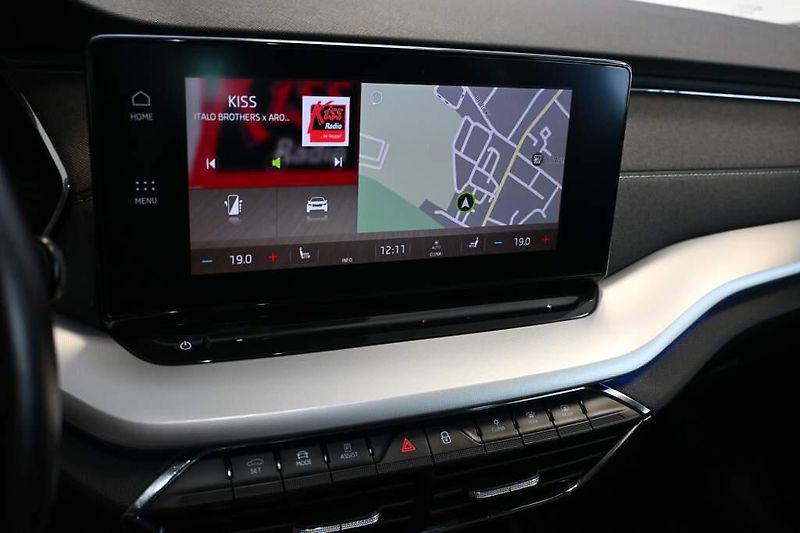 Škoda Octavia (2021) 2.0 FIRST EDITION LED Tažné Ma - fotka 13 z 33