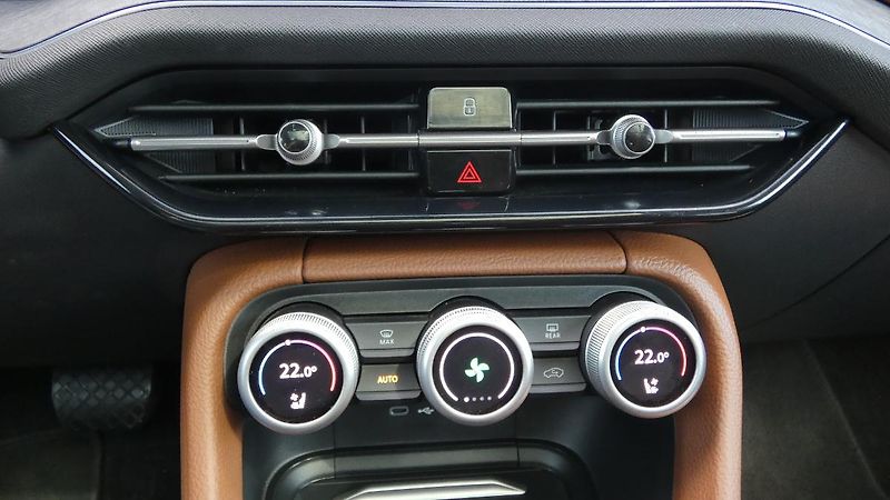 Škoda Kodiaq 2,0 TDi Selection 142 kW 4x4 D - fotka 17 z 27