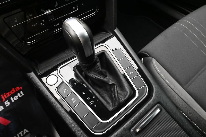 Volkswagen Passat 2,0 TDI 147kW 4x4 DSG Alltrack - fotka 23 z 33