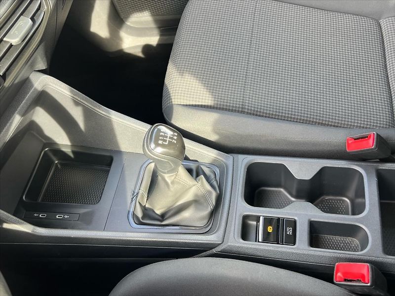 Volkswagen Caddy 2,0 TDi 75kW 5míst - fotka 18 z 23
