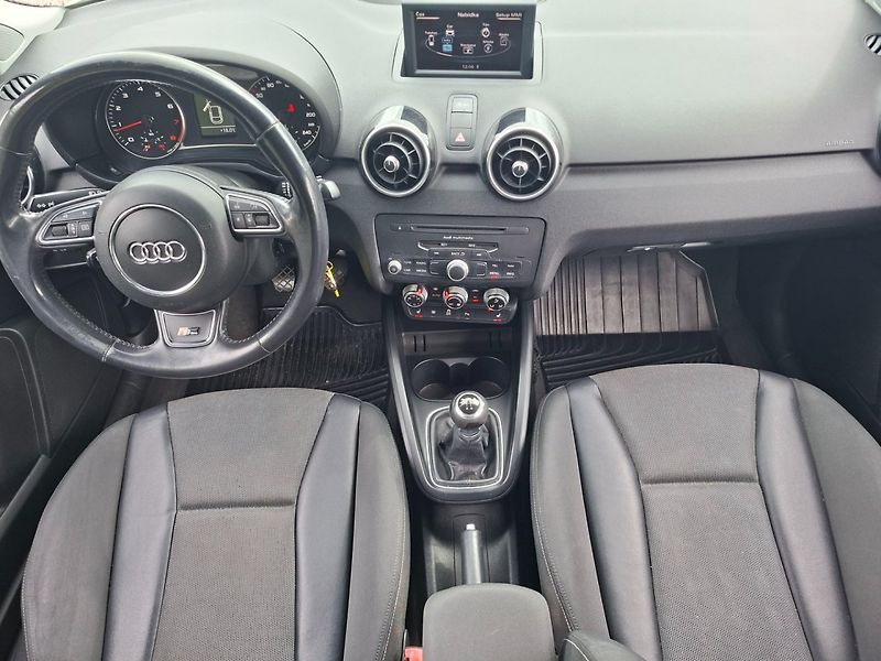 Audi A1 (2011) 1.2TFSi 63kW S-LINE -NOVÉ V ČR - fotka 10 z 34
