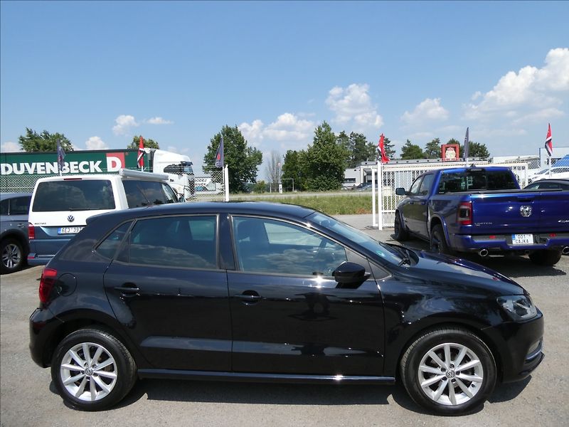 Volkswagen Polo 1,2 TSi 66kW serviska, 2x kola - fotka 12 z 50
