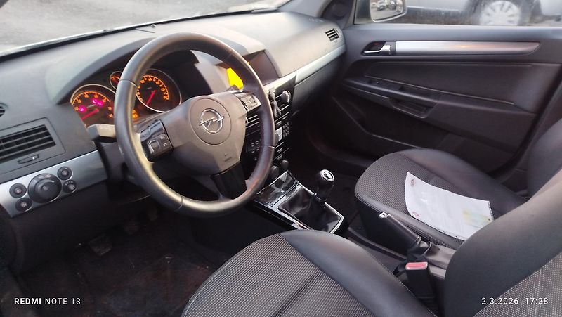 Opel Astra (2007) 1.6 16v   BEZ KOROZE - fotka 5 z 14