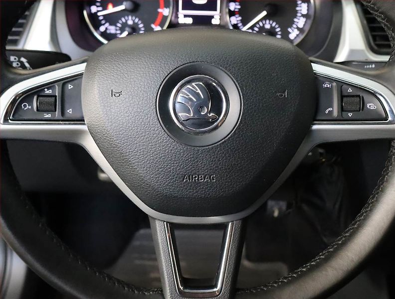 Škoda Rapid (2015) Ambition 1.2 TSI - fotka 18 z 18