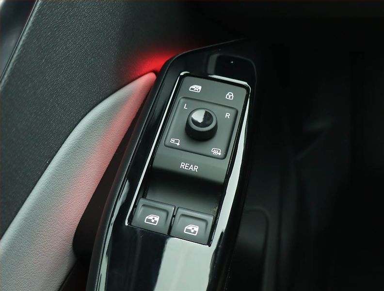 Volkswagen ID.3 (2020) Pro (62 kWh), SoH 88% - fotka 15 z 19
