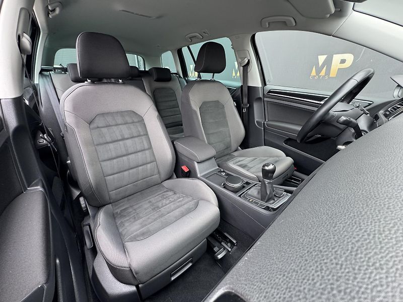 Volkswagen Golf (2017) 2.0TDi MAN Highline+, DPH, ACC - fotka 20 z 49