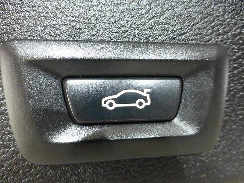 BMW X3 (2017) 2,0D-140KW*KAMERA*NAVI*ČR-1MAJ - fotka 29 z 32