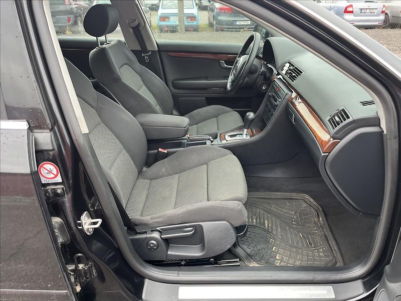 Audi A4 Avant 3,0 TDi 150KW 4x4 AUTOMA - fotka 11 z 31