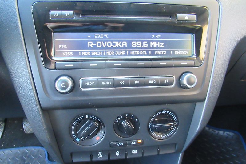 Škoda Rapid 1.2 TSi KLIMA - fotka 10 z 18