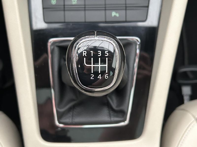 Škoda Octavia 2.0 TDI Style Plus - fotka 20 z 30