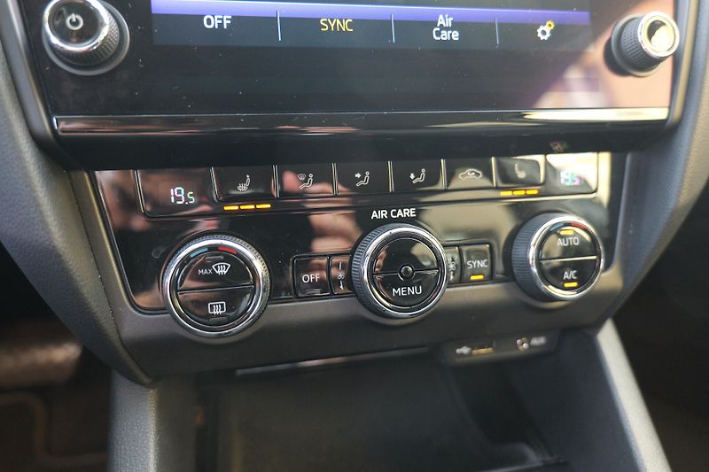 Škoda Octavia 1.4 TSI 110 kW DSG Tažné CarPl - fotka 31 z 34