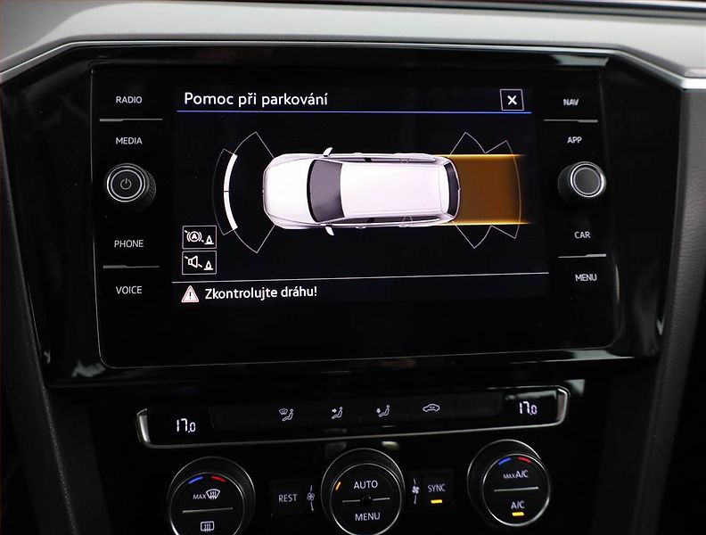 Volkswagen Passat (2020) Business 2.0 TDI, Automat - fotka 15 z 17