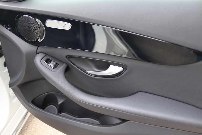 Mercedes-Benz Třídy C 300de PLUG-IN HYB KOMBI 225kW - fotka 46 z 48