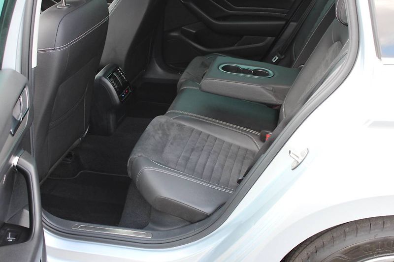 Volkswagen Passat (2023) 2.0 TDI 4x4 147kW Webasto Tažn - fotka 22 z 35