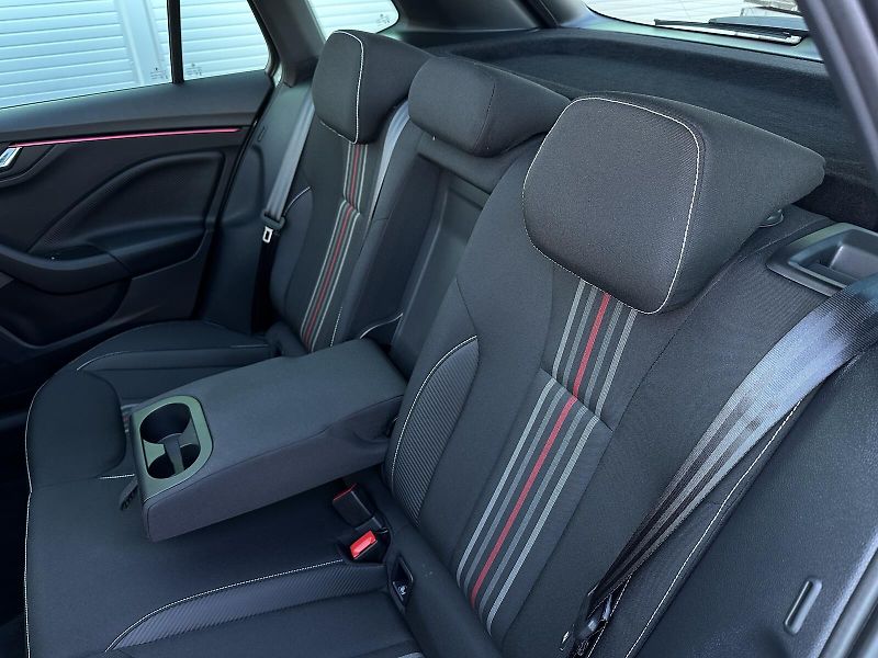 Škoda Kamiq 1.5TSi DSG Monte Carlo 150PS M - fotka 39 z 47