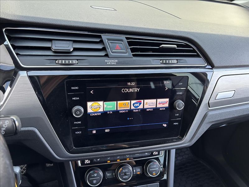 Volkswagen Touran 1,5 TSi Maraton Edition 7.Míst - fotka 32 z 47