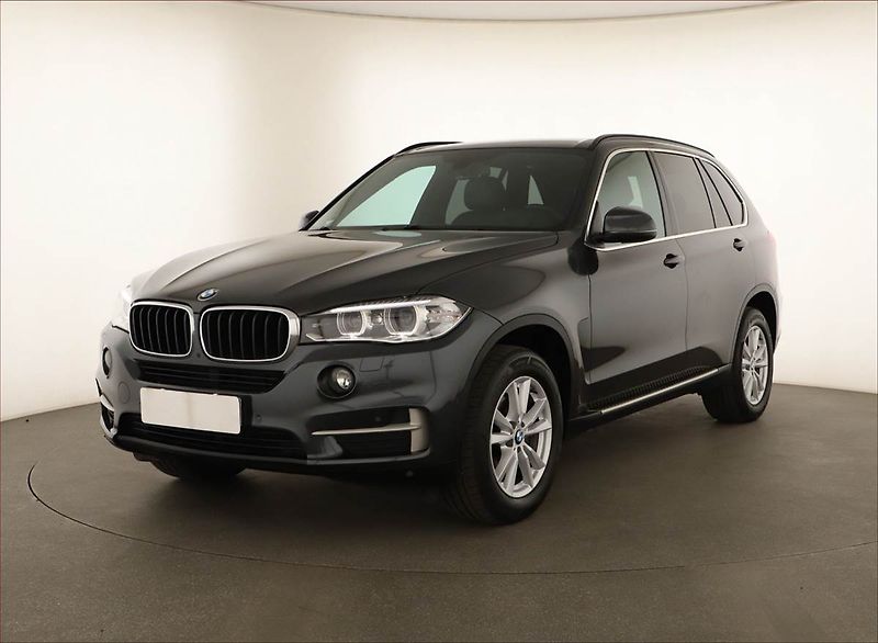 BMW X5 (2014) xDrive25d - fotka 2 z 18