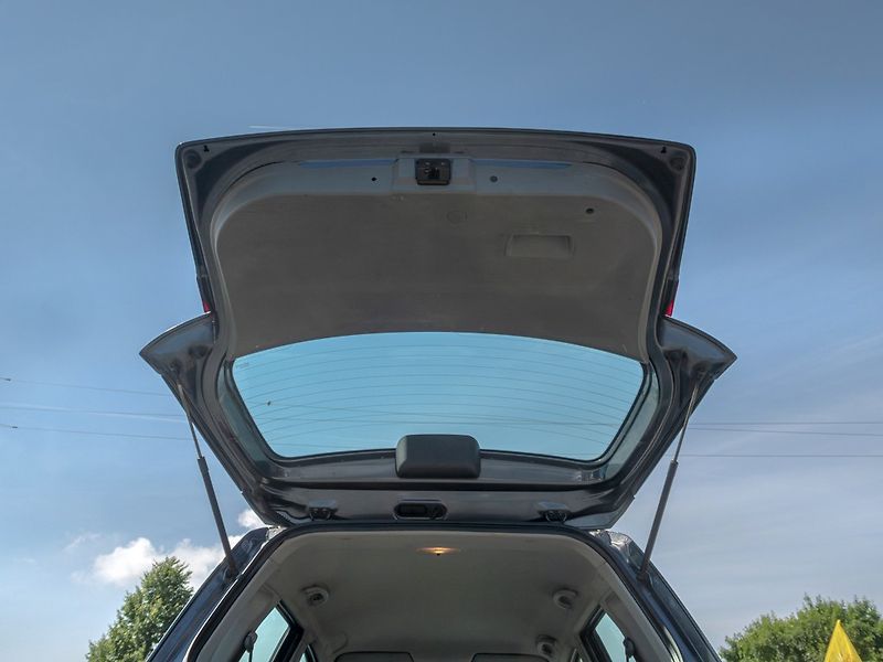 Mazda 2 (2005) 1.25i 55KW – KLIMA - fotka 26 z 30